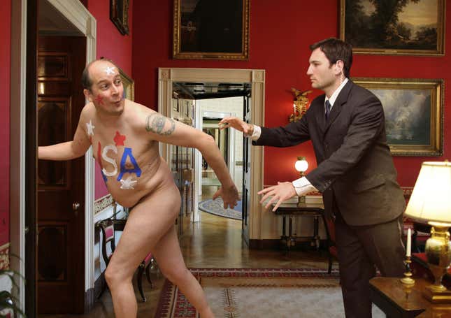 Image for article titled Security Guards Chase Naked USA Fan Around White House