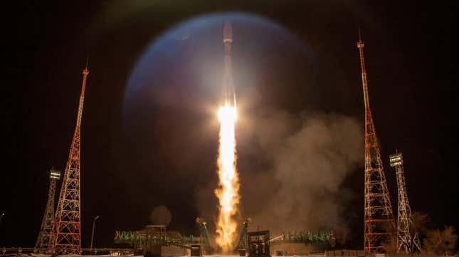 Launch of Soyuz rocket carrying OneWeb satellites. 