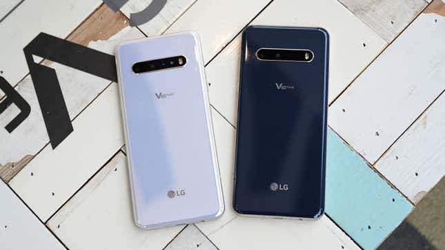 El modelo en cobre y azul marino me parece realmente bonito.
Foto: Samsung (Gizmodo)