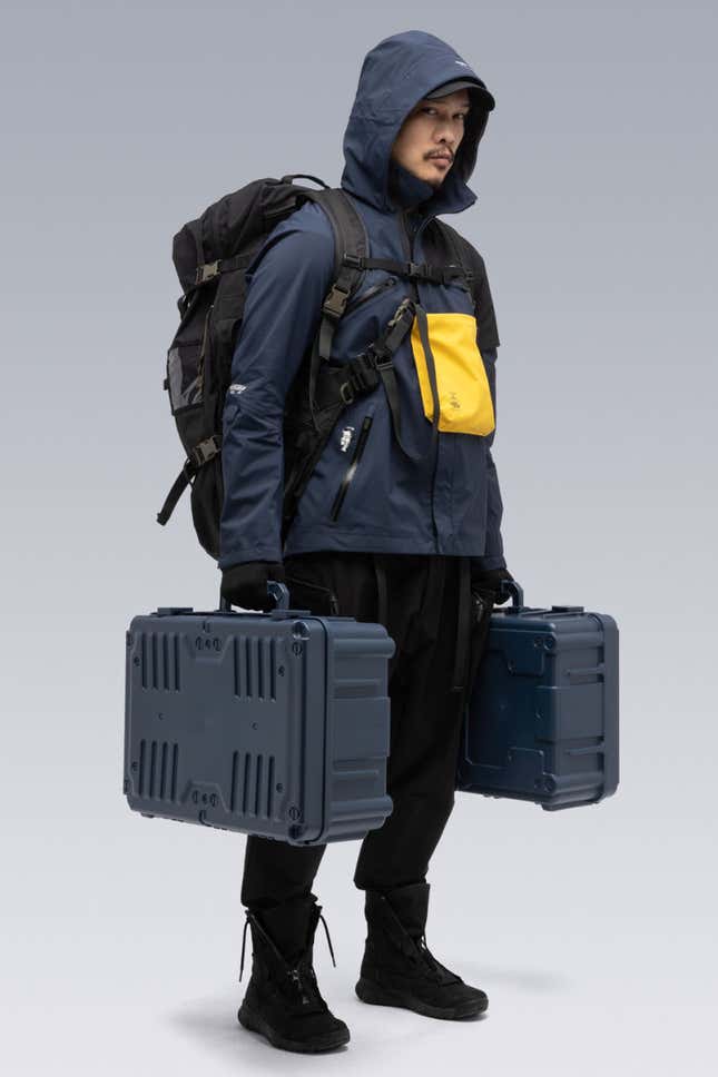Imagen para el artículo titulado Sale a la venta una chaqueta de Death Stranding por 1.900 dólares. Se agota al instante