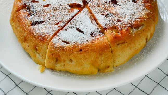 Image for article titled Bake this easy apple cake with chocolate chunks for yourself, just because