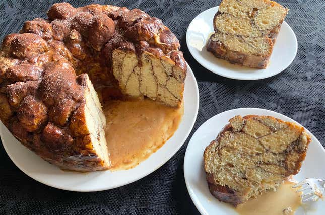 Image for article titled Cafe con Leche Ribbon Cake, a new dessert assembled from past failures