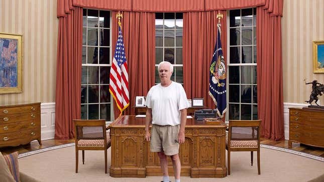 Image for article titled White House Increases Security After Man Shows Up At Oval Office Looking For Obama