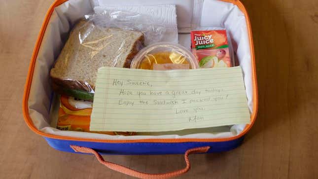 Image for article titled Mom Unaware Little Note She Packed With Son's Lunch Getting Him Beaten Up Right Now
