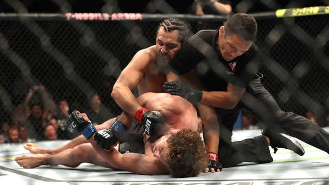 Image for article titled Jorge Masvidal Records Fastest Knockout In UFC History With Flying Knee To Ben Askren&#39;s Skull