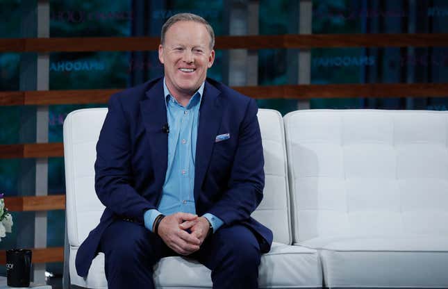 Image for article titled Lying-Ass Sean Spicer to Compete on Dancing With the Stars