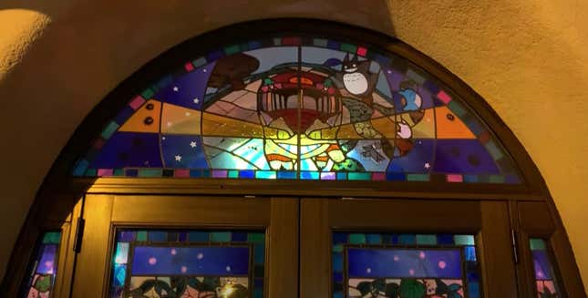 El museo de Ghibli está lleno de pequeños detalles que recuerdan a las películas del legendario estudio.