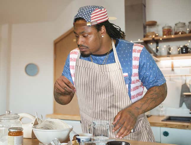 Image for article titled Retired Marshawn Lynch Goes Into Yeast Mode While Baking