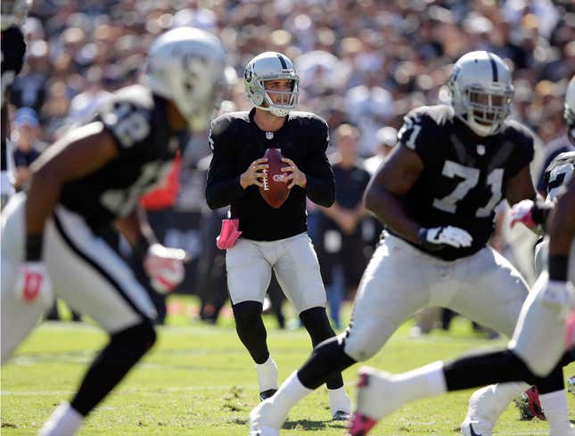 Image for article titled NFL Issues Stern Warning Against Looking Directly At Raiders&#39; Offense