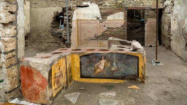 Imagen para el artículo titulado Descubren en Pompeya un puesto de comida rápida con restos de comida de hace 2000 años