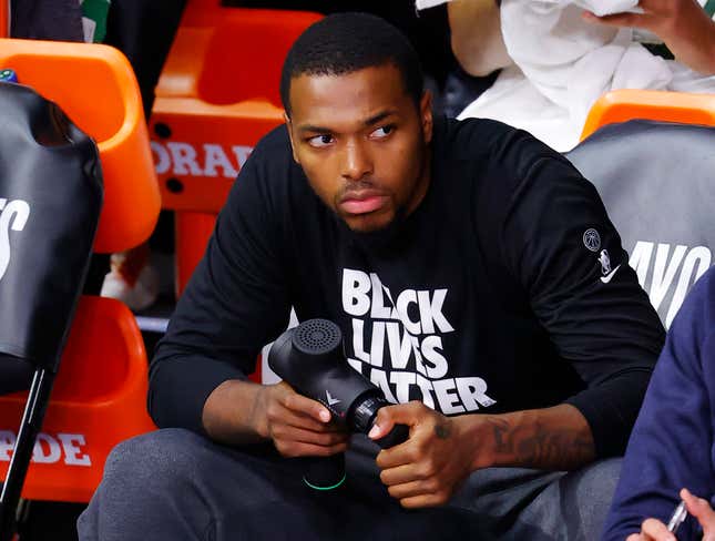 Image for article titled Bucks Player Sterling Brown Reaches $750,000 Settlement With City of Milwaukee Over Use of Excessive Force During 2018 Arrest