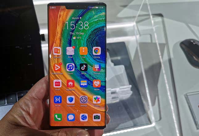 Más les vale que haya algo más que servicios de Huawei en esta pantalla de inicio cuando esto salga a la venta.