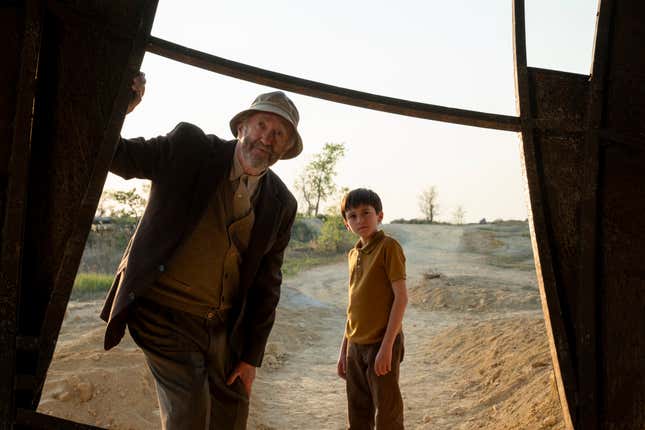 Image for article titled Rebecca Hall and Jonathan Pryce shine in Amazon’s poetic sci-fi fable Tales From The Loop