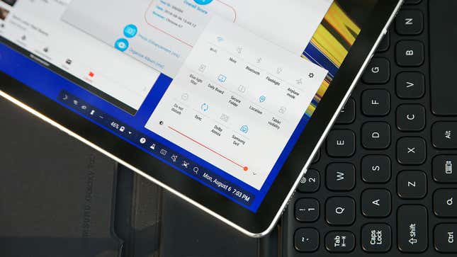 Finding the icon to turn Dex on or off is pretty easy, but then you have to wait around for about five seconds as the Tab S4 switches modes.