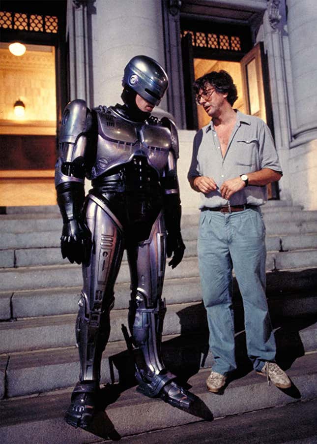 Imagen para el artículo titulado RoboCop patrullaba en calzoncillos y otras anécdotas de rodaje de la ultraviolenta película de Verhoeven
