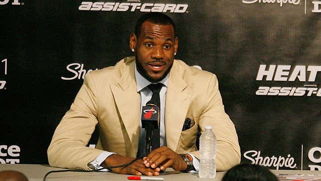 Image for article titled LeBron James: 'Not To Rub It In, But Do You Sort Of See Why I Left The Cavaliers Now?'