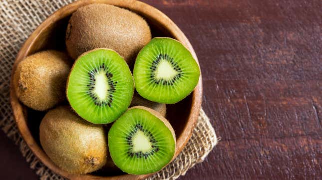 Image for article titled Actually, You Don&#39;t Have to Peel Kiwis