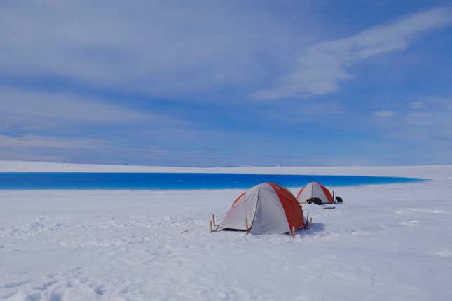 Image for article titled Cracks in Greenland's Ice Sheet May Be Making It Even More Unstable