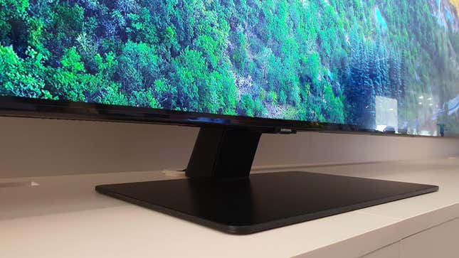Imagen para el artículo titulado Pantalla sin bordes, sonido en 3D y la voz de Alexa: así son los nuevos televisores QLED de Samsung