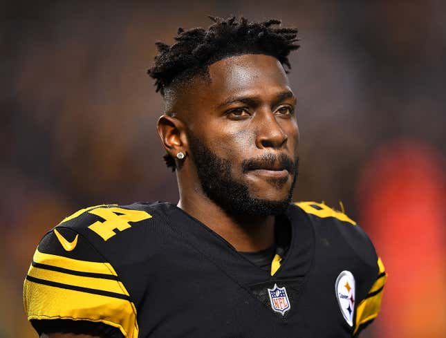 Image for article titled Antonio Brown Buys Pittsburgh Billboard To Thank Antonio Brown For Putting Up With City