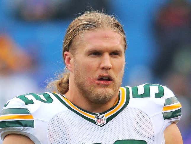 Image for article titled Clay Matthews Suffers Herpes Outbreak After Kissing Bicep