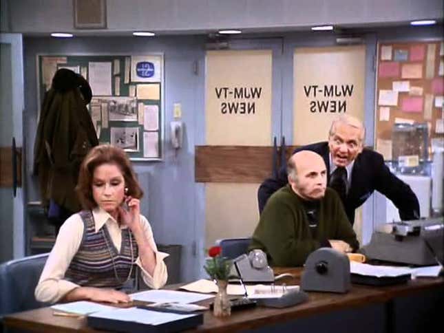 National Enquirer SHOCKED, DISMAYED That <i>The</i> <i>Mary Tyler Moore</i> <i>Show </i>Cast Got Old!!!