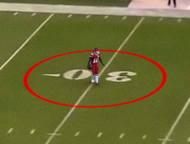 Image for article titled CBS Adds Highlighted Line On Field Showing Women How Far Away They Should Stay From Tyreek Hill