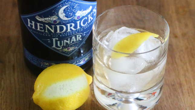 Image for article titled Make a Gin Old Fashioned With Lemon Syrup