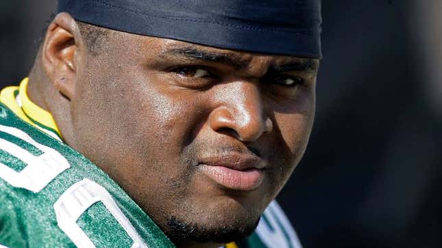 Image for article titled B.J. Raji Shouldn’t Have Eaten That Burrito, Cheeseburger, Bag Of Chips, Ice Cream Sandwich, Cheesecake, Second Burrito Before Game