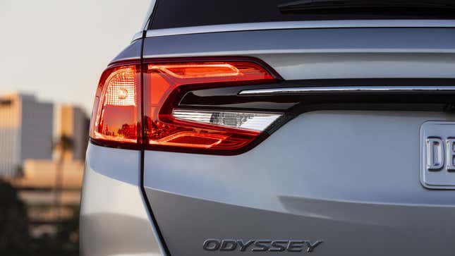 Image for article titled Best Reviews 2021: The 2021 Honda Odyssey Is A Supercar For Dads