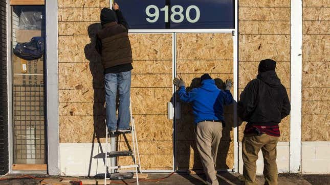 Image for article titled Ferguson Pool Supply Store Overestimating How Badly Looters Want Chlorine Tablets