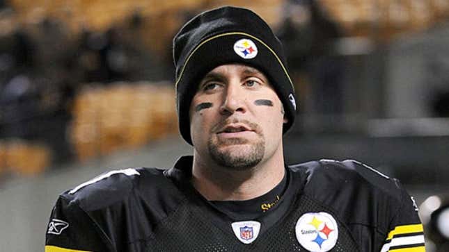Image for article titled Teammates Pretty Sure Ben Roethlisberger Can No Longer Remember Their Names