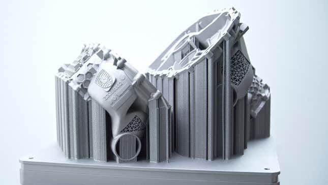 Imagen para el artículo titulado Las increíbles piezas de motor que Porsche imprime en 3D