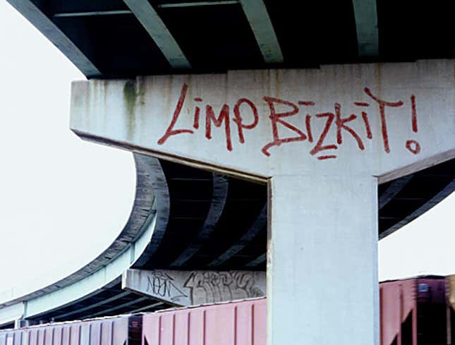 Image for article titled Fred Durst Spray Paints &#39;Limp Bizkit&#39; On Bridge