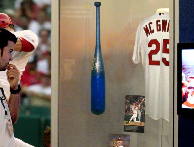 Image for article titled Cooperstown Displays Vortex Bat Mark McGwire Used To Hit 900-Foot Home Run