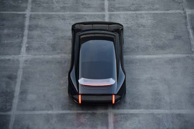 Imagen para el artículo titulado Hyundai presenta un precioso automóvil eléctrico que cambia el volante por joysticks