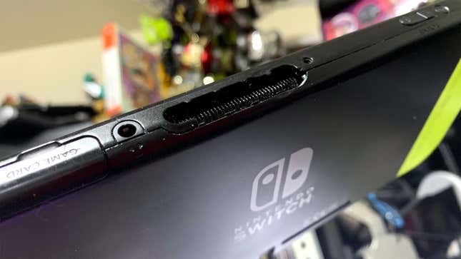 Image for article titled Should I Replace My Damaged Nintendo Switch?