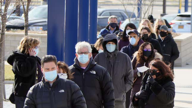  People lining up for covid-19 vaccinations at Nassau Community College on January 10, 2021 in Garden City, New York.