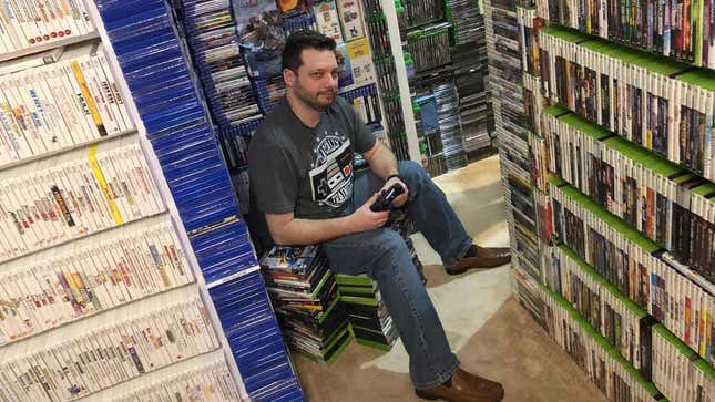 Imagen para el artículo titulado En la casa de este hombre hay tantos videojuegos que necesitarías varias vidas para terminarlos