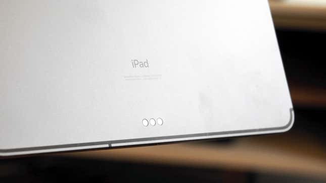 El Smart Keyboard Folio es una buena funda pero un terrible teclado.
Foto: Caitlin McGarry (Gizmodo)