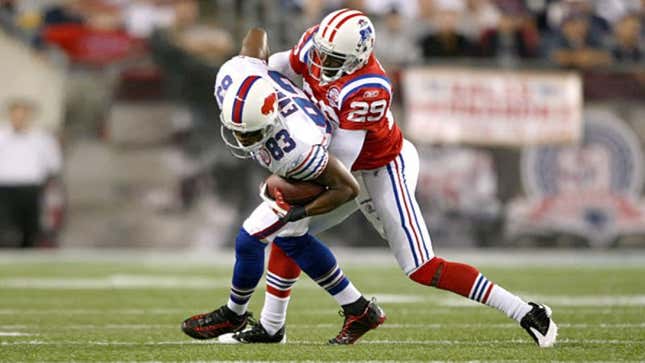 Image for article titled Week 1 Of NFL Season Proves Tackling Still Preferred Method Of Bringing Down Ball Carrier