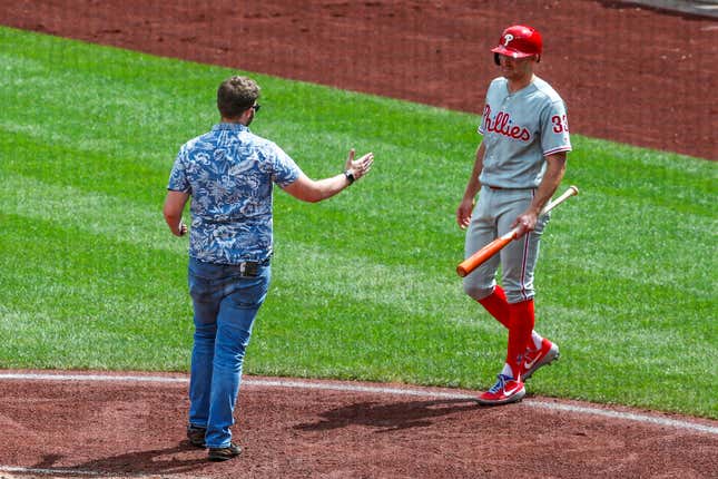 Image for article titled Nonchalant Idiot On The Field Arrested For Picking Inopportune Time To Say Hello To Phillies&#39; Brad Miller