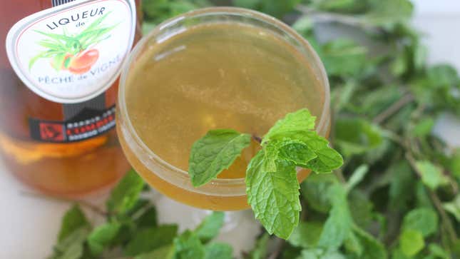 Image for article titled Enjoy This Peach-Mint Cocktail for No Particular Reason
