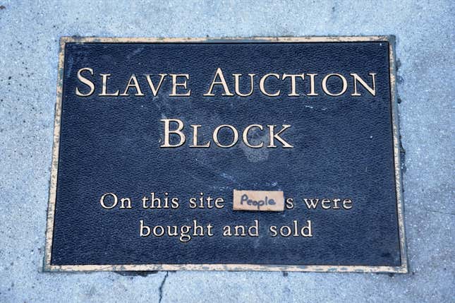 Image for article titled White Amateur Historian Says He Stole Slave Auction Block Plaque Because It Didn&#39;t Do Enough to Honor Descendants of Slavery
