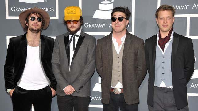 Image for article titled Mumford And Sons Can&#39;t Believe They All Got Each Other Mandolins For Christmas