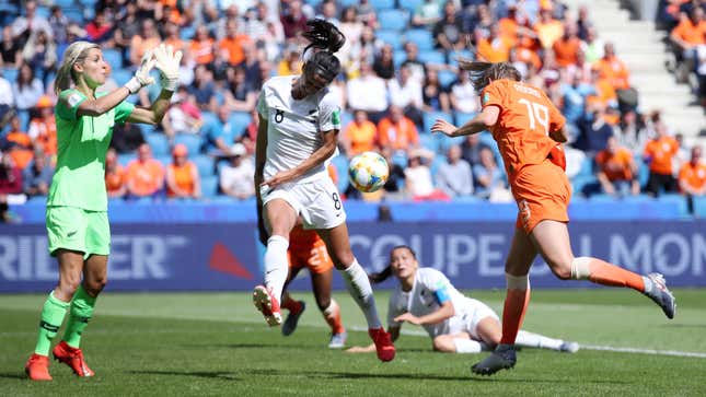 Image for article titled The Netherlands Had To Score A Supremely Stupid Goal To Beat New Zealand