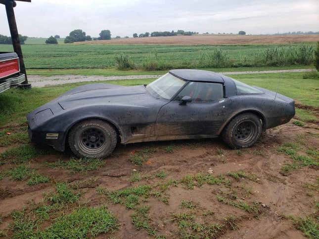 Imagen para el artículo titulado Un adolescente de Kansas construyó este alucinante Corvette todoterreno diesel, y es una genialidad
