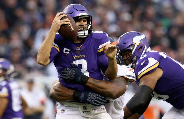 Image for article titled Adam Thielen Tries Very Hard To Not Say Anything Mean About His Bad Quarterback