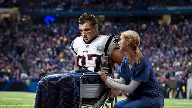 Image for article titled Nurse Tells Wheelchair-Bound, Concussed Rob Gronkowski He’s At The Super Bowl With All His Friends