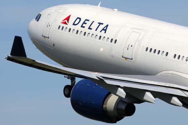 Image for article titled Delta Stands in Solidarity With Black Passenger After She Was Harassed on Flight by a Blue Lives Karen